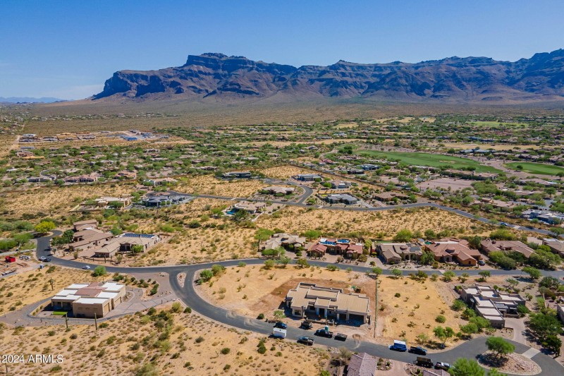 7-web-or-mls-Summit - HD-7