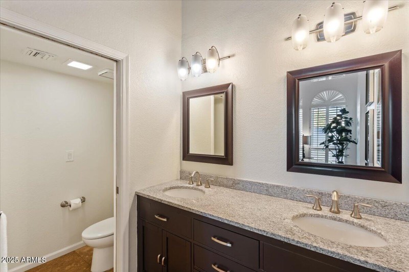 32-24_AustinDSC01046