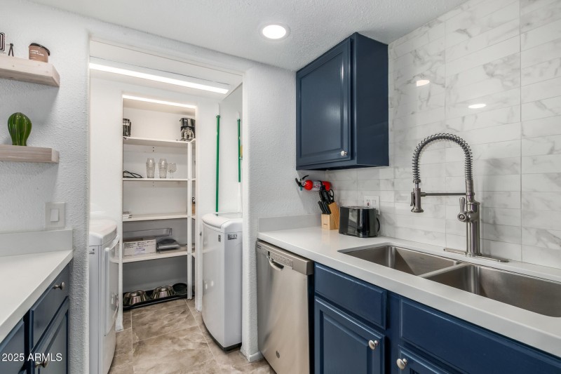 0016-16 - Indian School