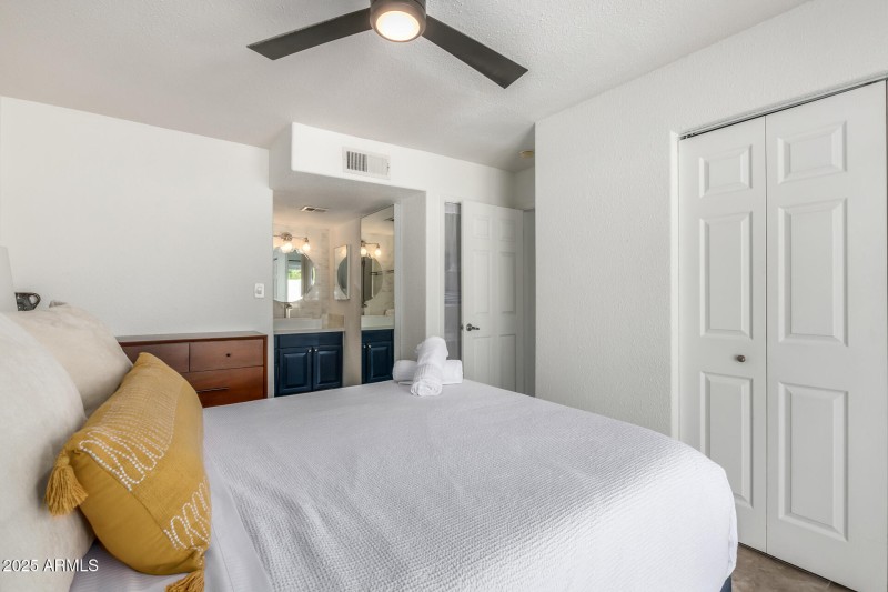 0020-21 - Indian School