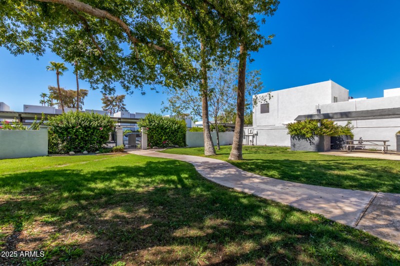 0033-33 - Indian School