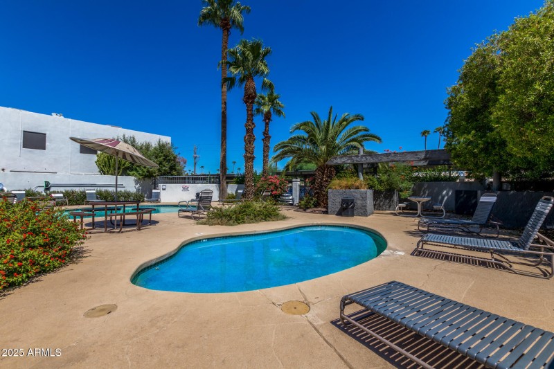 0037-37 - Indian School