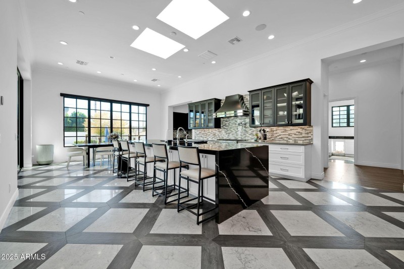 4CEA07EE-5724-4A1D-8190-75277A042AFF