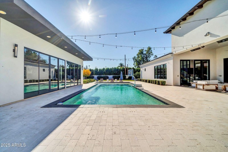 F8252820-9326-4B0B-A8B8-2AD14E25585E