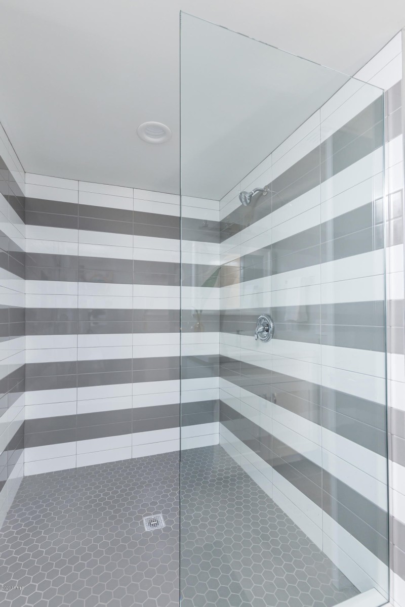 Walk-In-Glass-shower