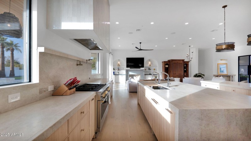 18-web-or-mls-P1228846