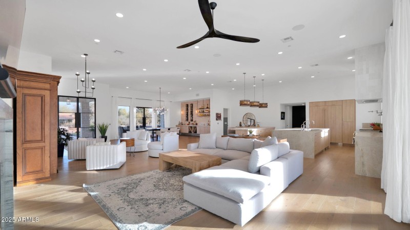 25-web-or-mls-P1228833