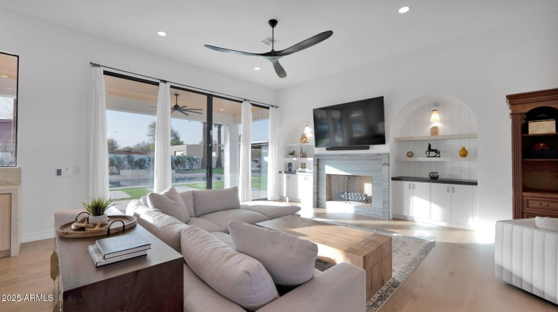 27-web-or-mls-P1228829