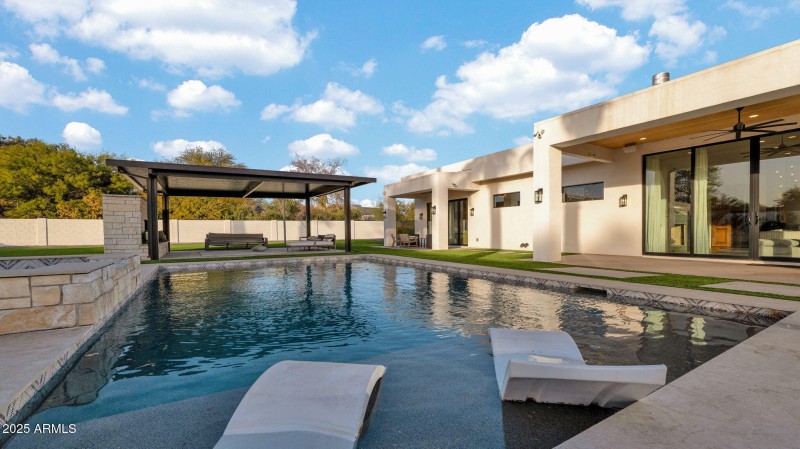 84-web-or-mls-P1228887