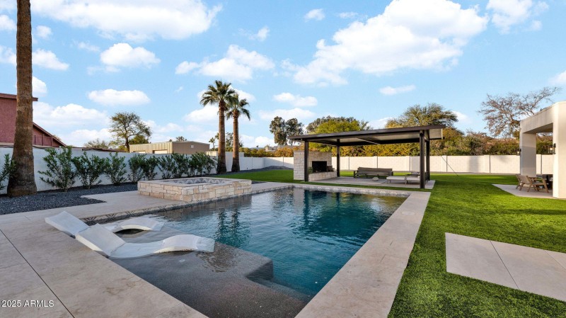 85-web-or-mls-P1228886