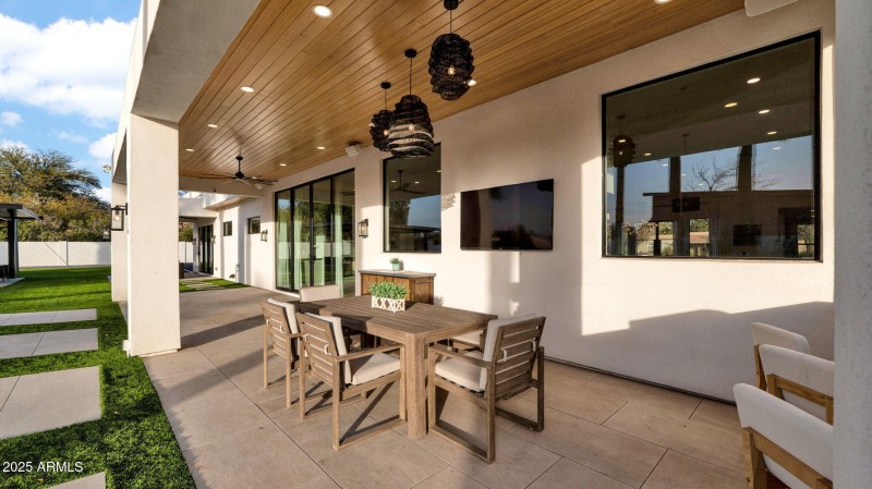 95-web-or-mls-P1228877