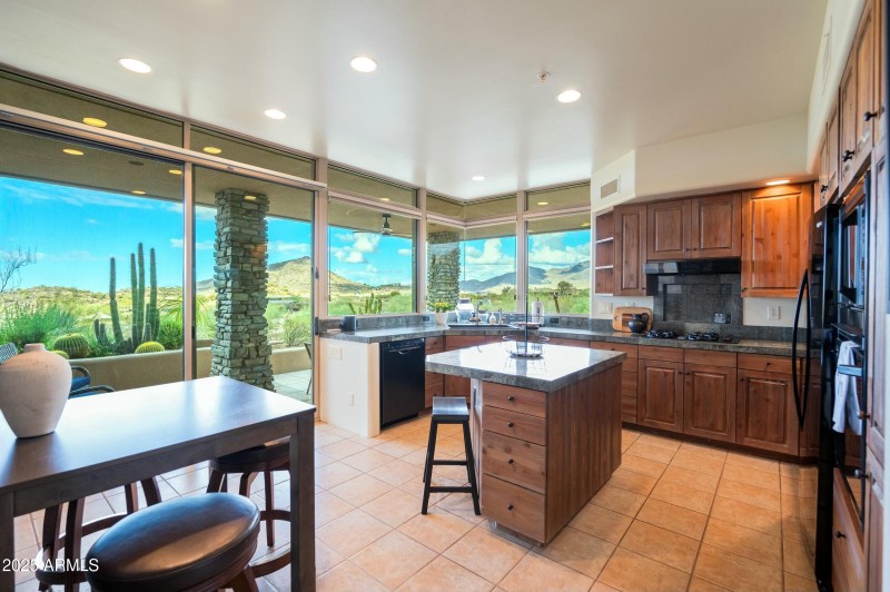 Glass Dominant Kitchen~