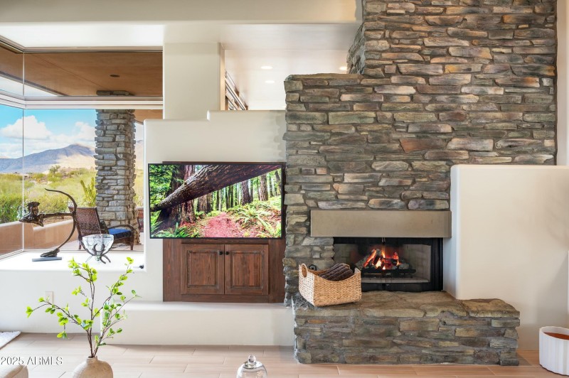 Contemporary Details~