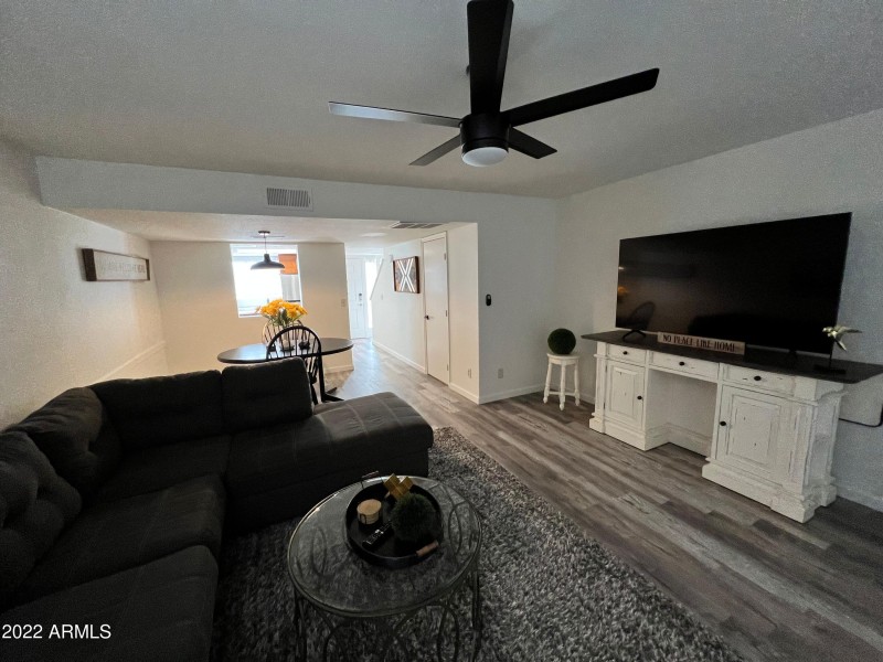 GreatroomView of Enrty