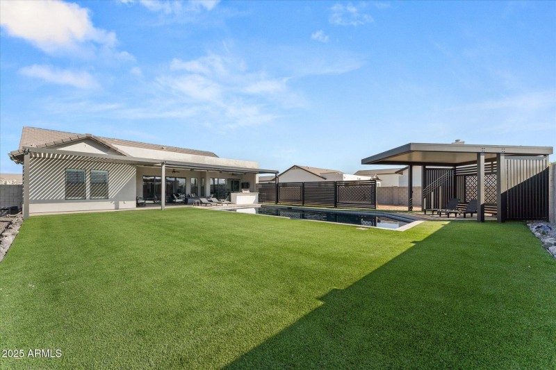 49-049-rear-exterior