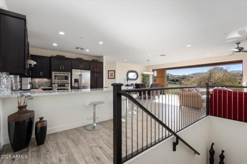 05-10260 E White Feather Ln