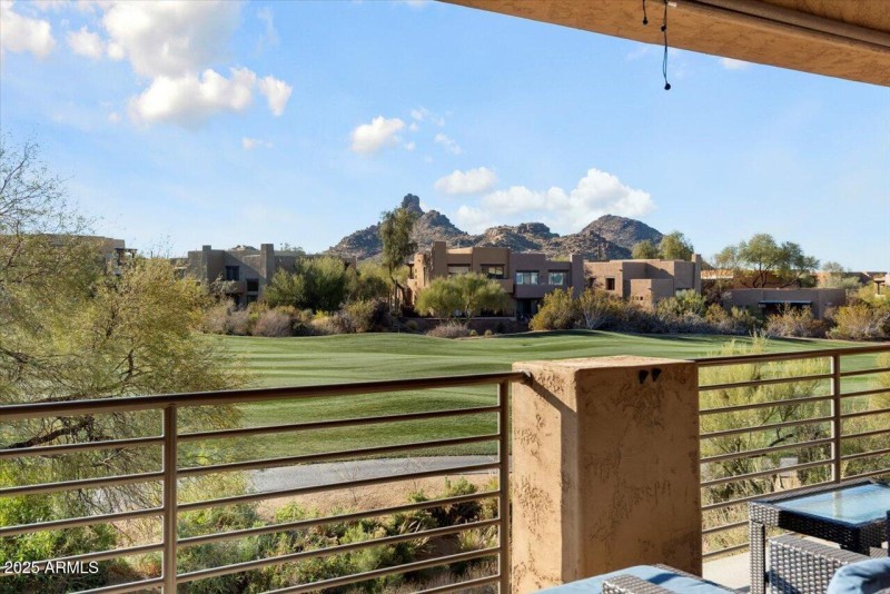 17-10260 E White Feather Ln