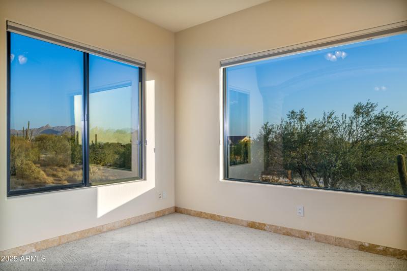 Sitting area in MBR- views of Pinnacle P