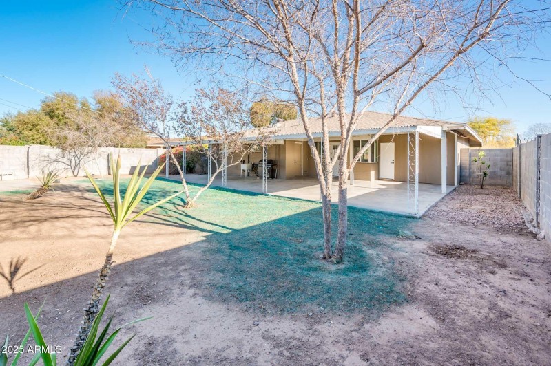 4112 N 6th Ave - MLS-23