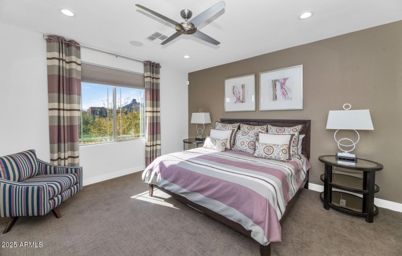 10260 E White Feather Ln-large-014-016-T