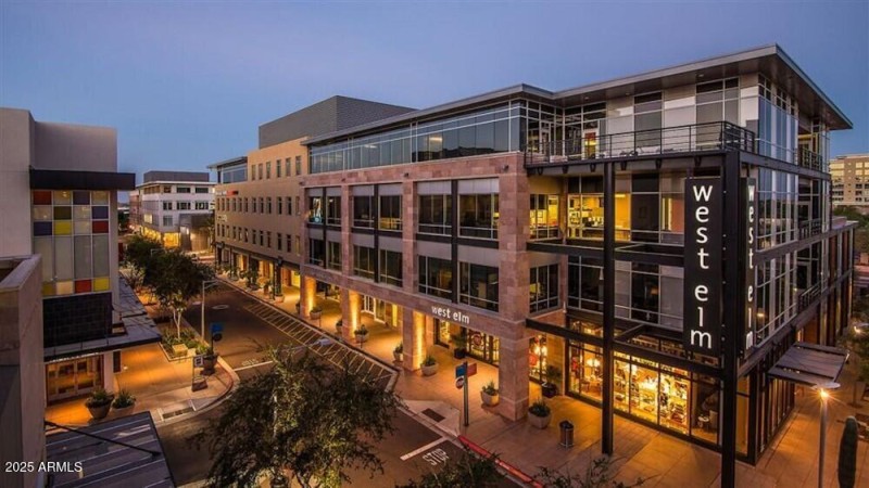 1528755944_Kierlandcommonsatnight