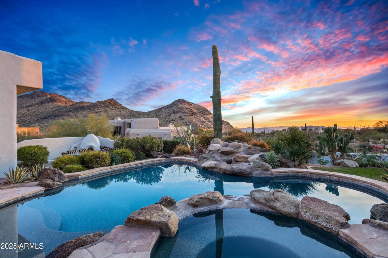 002_Sublime Poolside Sunsets