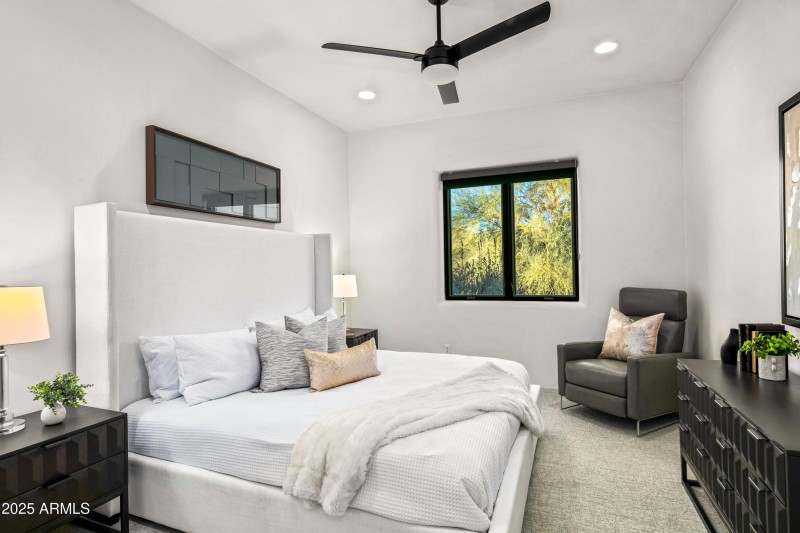 051_Main Level Guest Suite #3