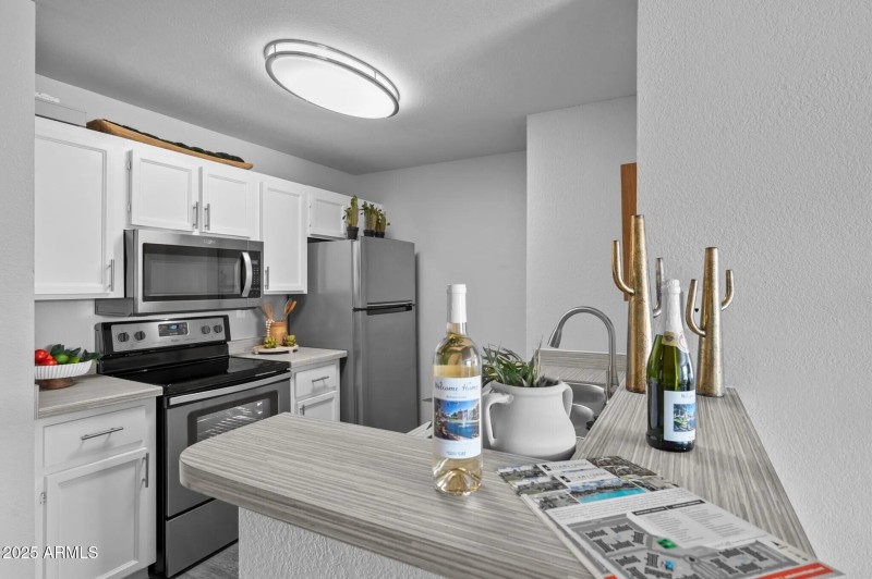 Kitchen Breakfast Bar