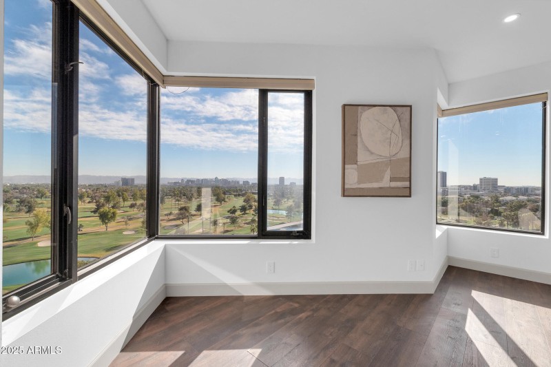 1040 E Osborn unit 1004-10