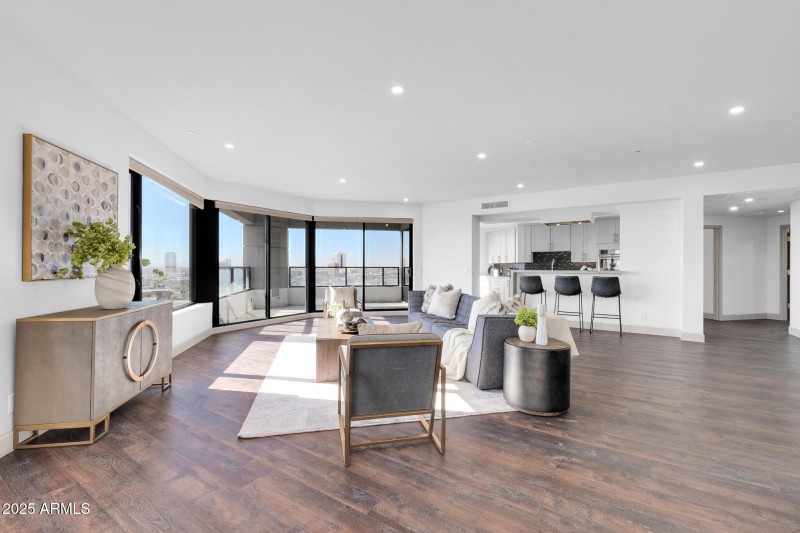 1040 E Osborn unit 1004-12