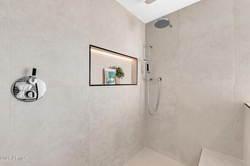 1040 E Osborn unit 1004-19