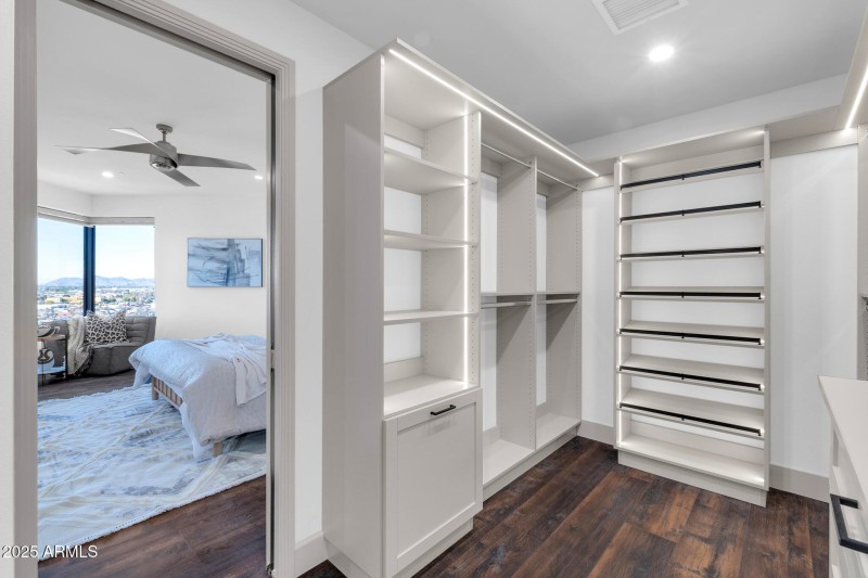 1040 E Osborn unit 1004-24