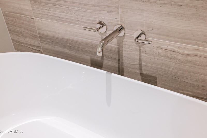 Ascent 304 Primary Bath tub detail