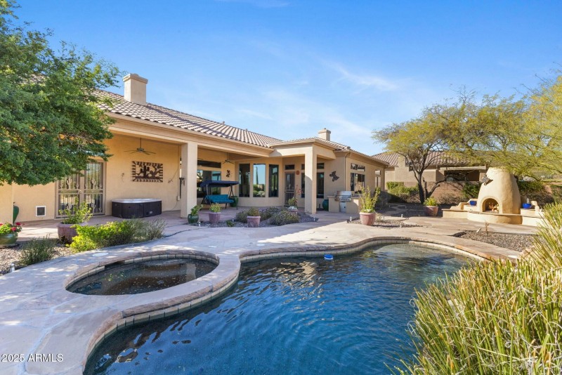 41601 N River Bend Rd