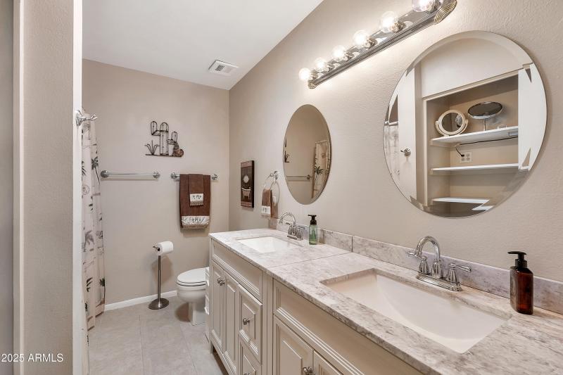 8230 E Valley Vista Dr-23