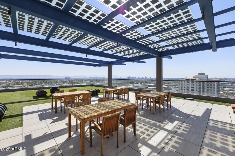 Common Areas to Dine on Rooftop
