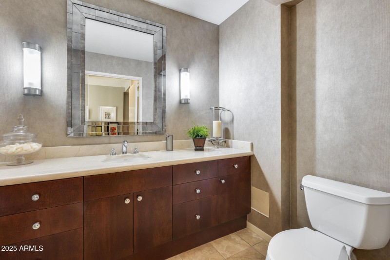 Powder Bath off Entry