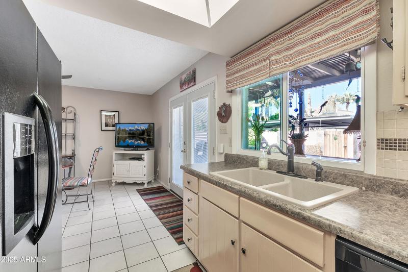 8230 E Valley Vista Dr-15