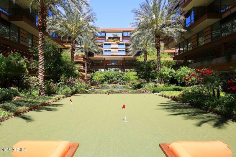 Camel View-Putting Green