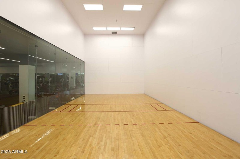 Camel View-Raquet Ball Court