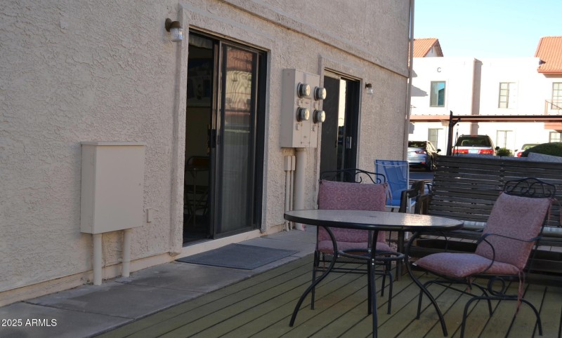 Listing_Back_Porch20db