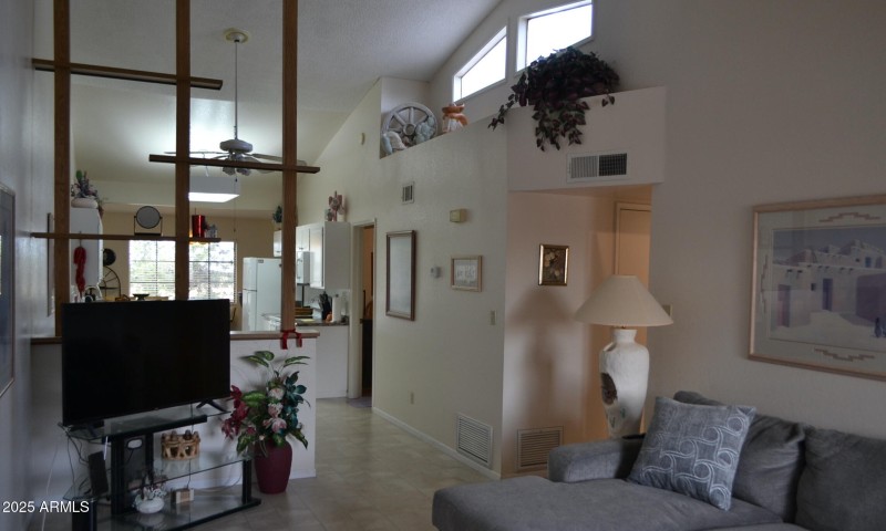 Listing_Livingrm1e029