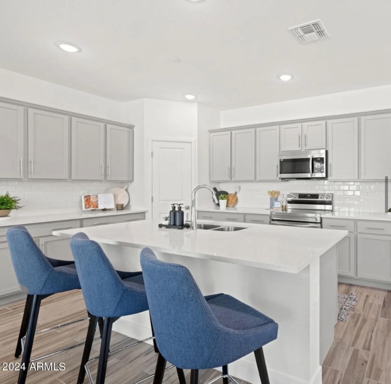 586A820E-802F-495A-BB81-74805F01BDE3