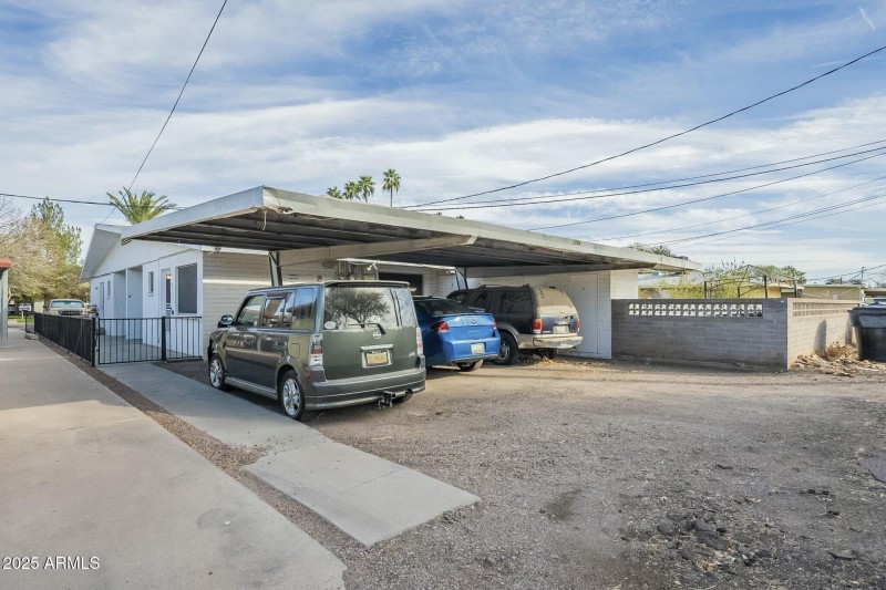 Carport 1 per unit