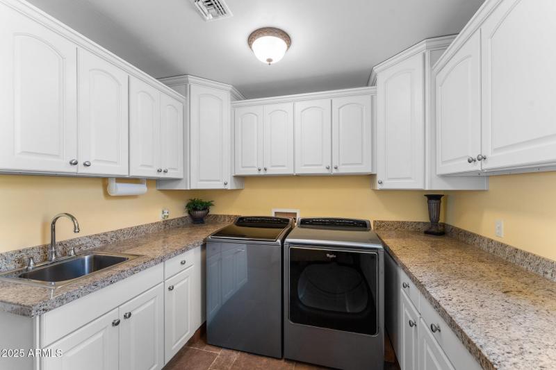 Laundry room storage