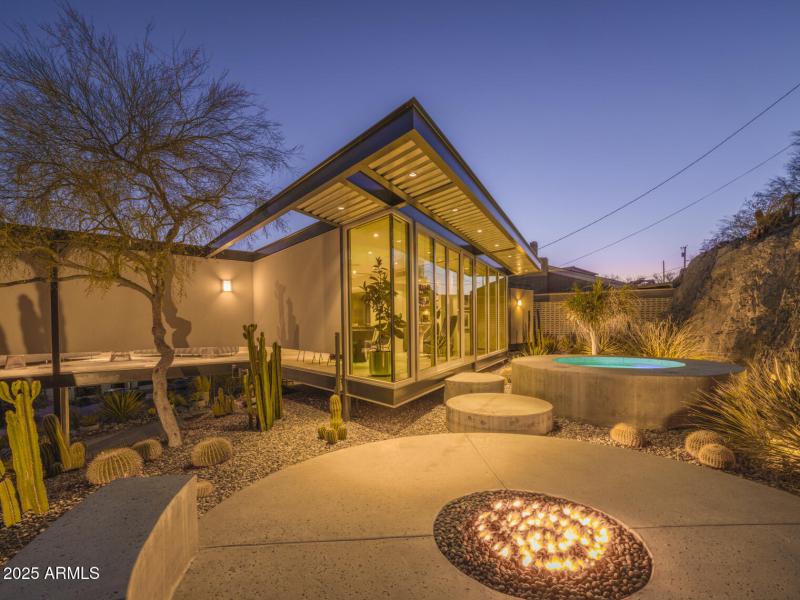 Listings_1340_E_LasPalmaritasDr_Images-8