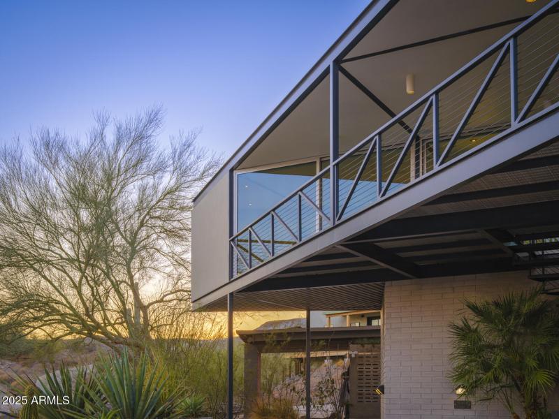 Listings_1340_E_LasPalmaritasDr_Images-1