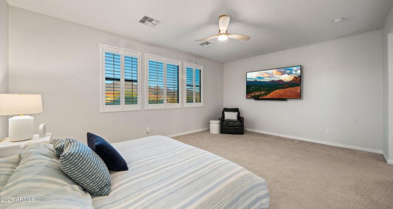 Mountain Views w/ sitting area