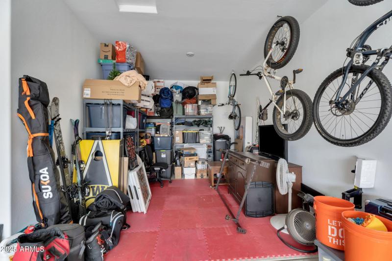 Tandem garage space