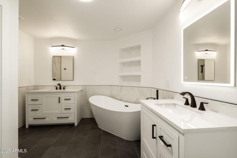 Primary Bathroom Soaking Tub